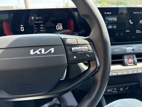 Used 2025 Kia K4 FWD image 21