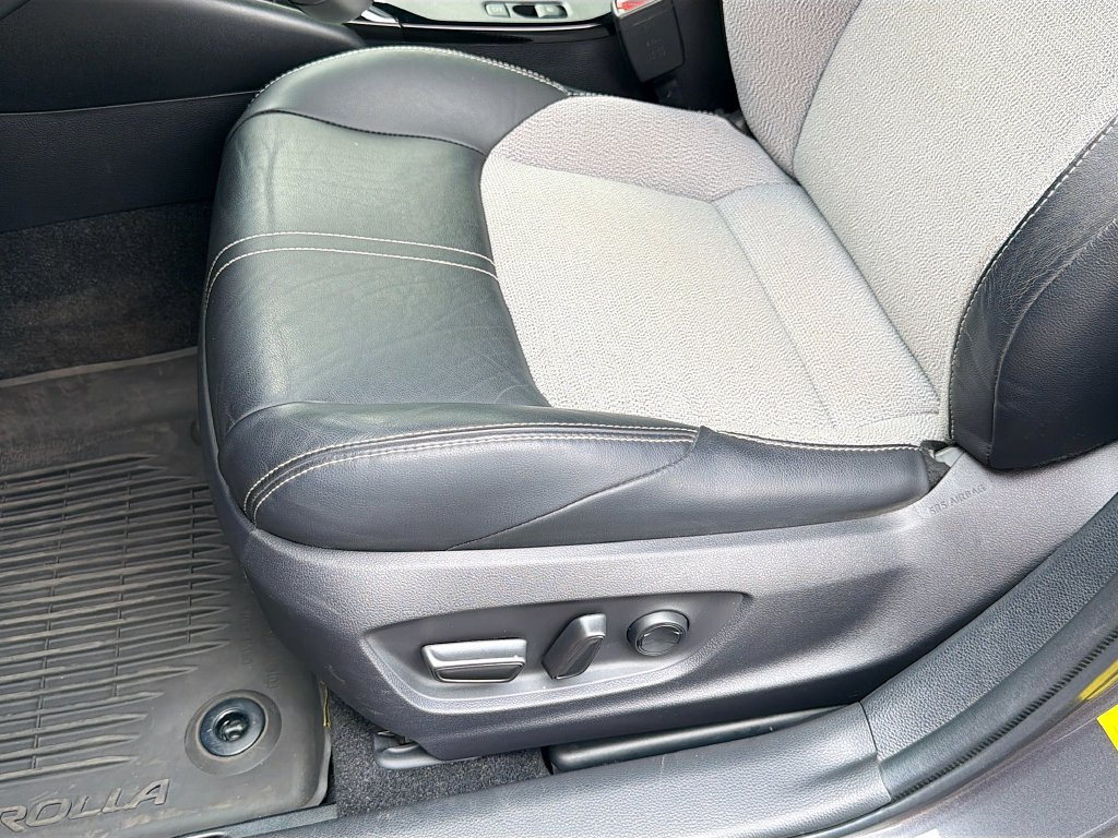 Used 2024 Toyota Corolla XSE FWD image 19