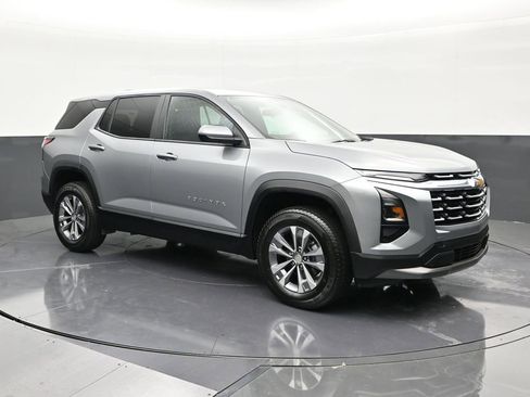 Used 2025 Chevrolet Equinox LT image 7