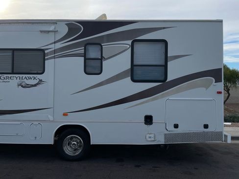 Used 2013 Ford E-450 and Econoline 450 Super Duty w/ Motorhome Prep Pkg image 4