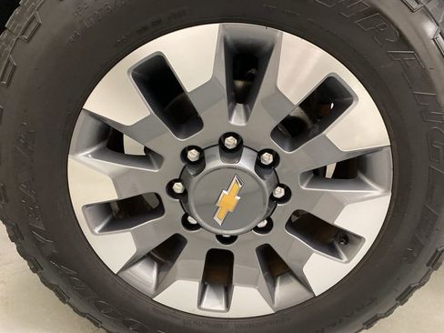 Used 2024 Chevrolet Silverado 2500 Custom w/ Custom Value Package image 26