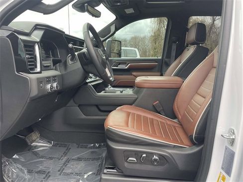 Used 2025 GMC Sierra 2500 Denali Ultimate w/ Max Trailering Package image 11