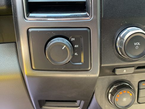 Used 2017 Ford F150 XLT AWD/4WD image 26