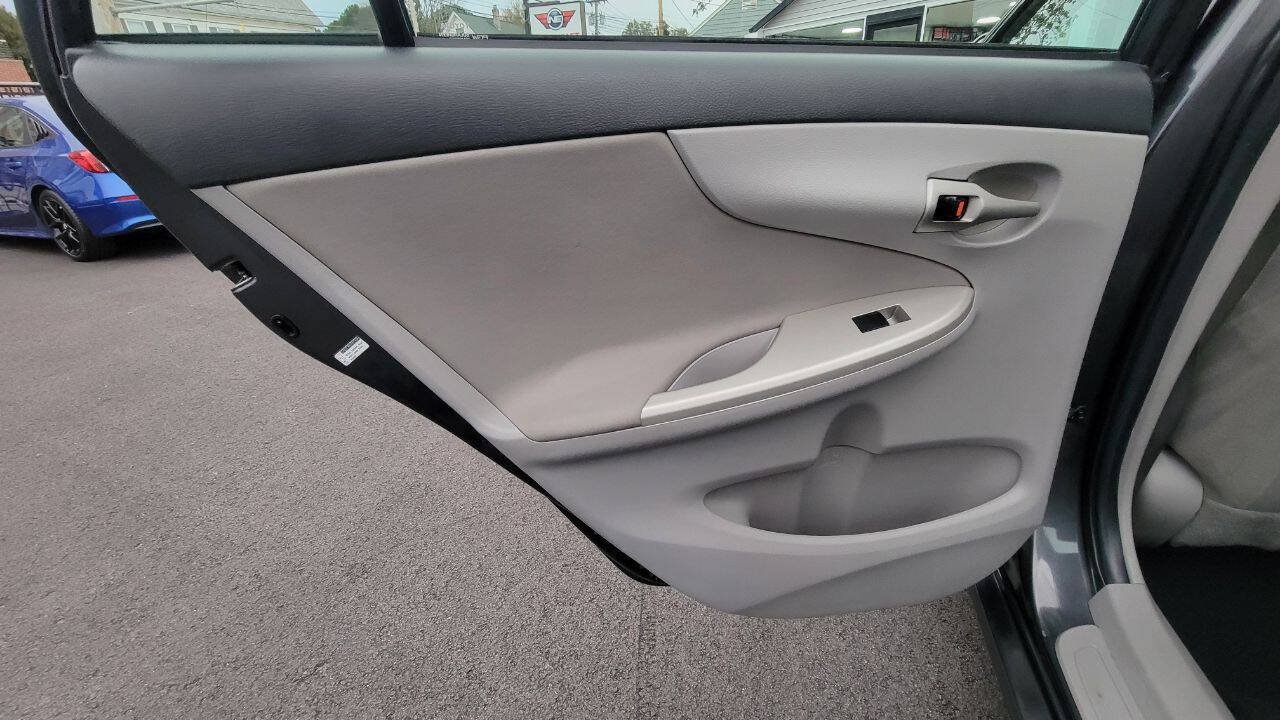 Used 2011 Toyota Corolla LE FWD image 24