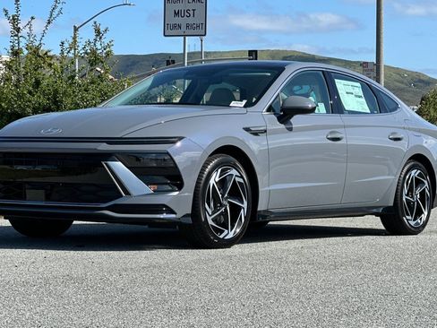 New 2025 Hyundai Sonata SEL FWD image 8