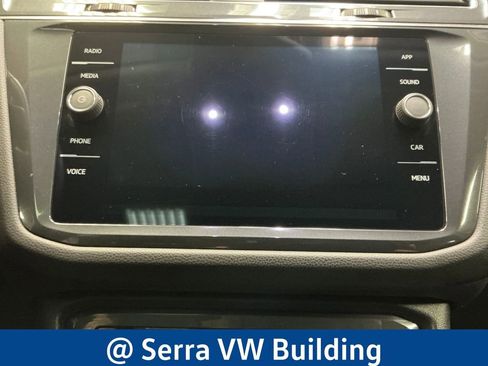 Used 2023 Volkswagen Tiguan SE w/ Panoramic Sunroof Package image 21