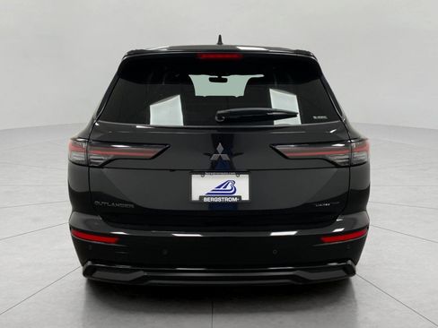 New 2026 Mitsubishi Outlander LE AWD/4WD image 4