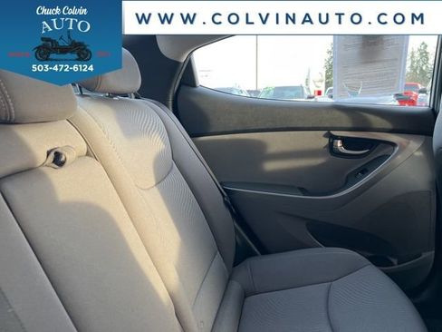 Used 2015 Hyundai Elantra SE image 26