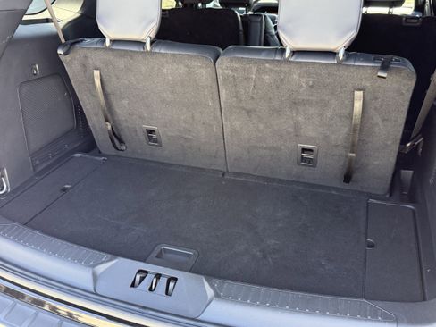 Used 2025 Ford Explorer ST-Line image 34