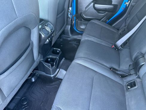 Certified 2023 Jeep Gladiator Sport image 12