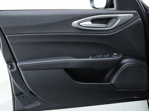 New 2025 Alfa Romeo Giulia w/ Driving Assist Package RWD image 14