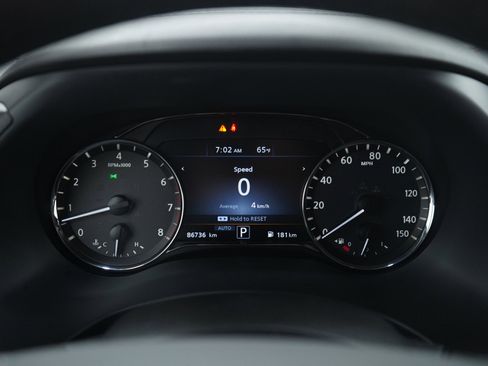 Used 2024 INFINITI QX80 Premium Select image 32