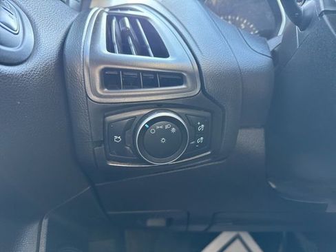 Used 2016 Ford Focus SE w/ Exterior Protection Package image 13