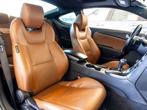 Used 2016 Hyundai Genesis Coupe 3.8 image 24