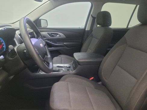 Used 2021 Chevrolet Traverse LS FWD image 17