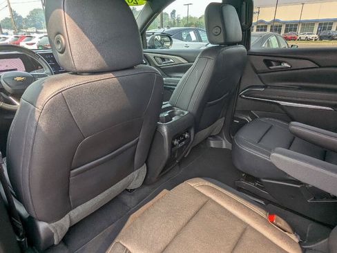 Used 2024 Chevrolet Traverse LT w/ Enhanced Driving Package FWD image 14