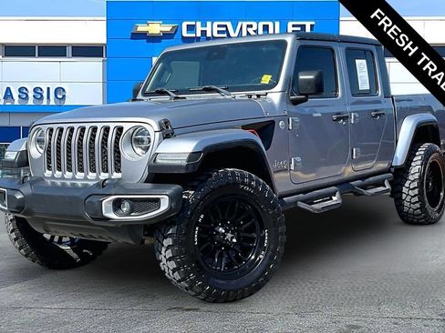 Used 2020 Jeep Gladiator Overland AWD/4WD image 2