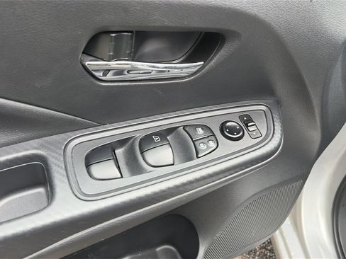 Used 2024 Nissan Versa SV FWD image 26