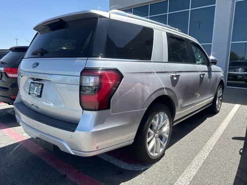 Used 2018 Ford Expedition Platinum AWD/4WD image 3