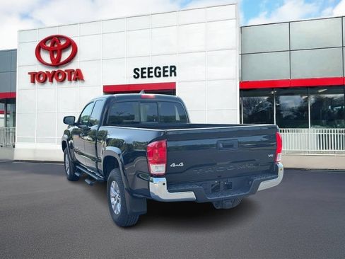 Used 2016 Toyota Tacoma SR5 w/ SR5 Appearance Package (DN) AWD/4WD image 7