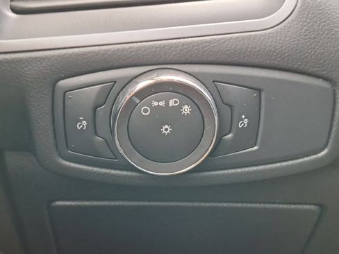 Used 2018 Ford Edge SE FWD image 27