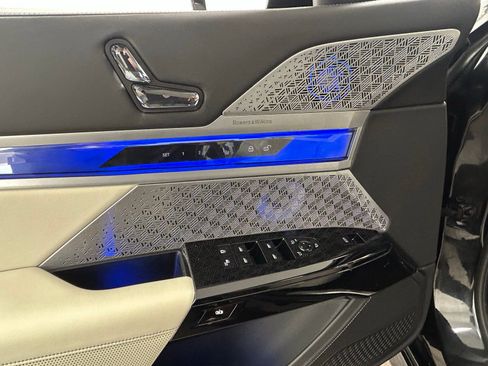 Used 2023 BMW 760i xDrive image 25