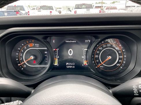 Used 2026 Jeep Wrangler Unlimited Rubicon AWD/4WD image 12