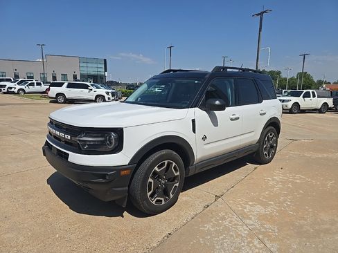 Used 2023 Ford Bronco Sport Outer Banks w/ Tech Package AWD/4WD image 5