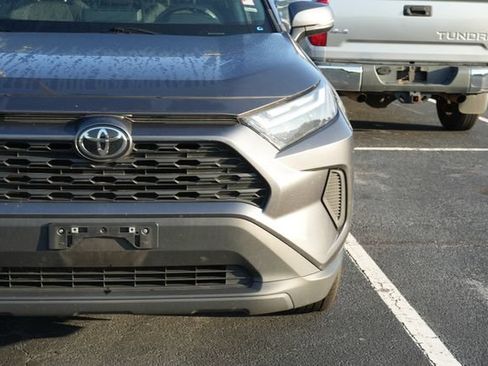 Used 2024 Toyota RAV4 XLE AWD/4WD image 5
