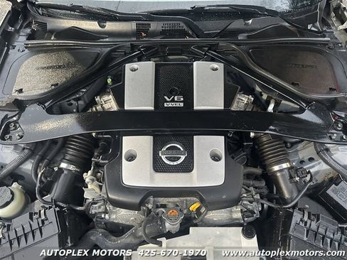 Used 2011 Nissan 370Z Touring w/ Sport Pkg image 23