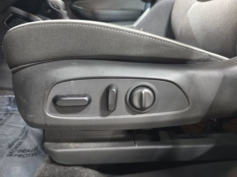 Used 2023 Chevrolet TrailBlazer LT FWD image 27