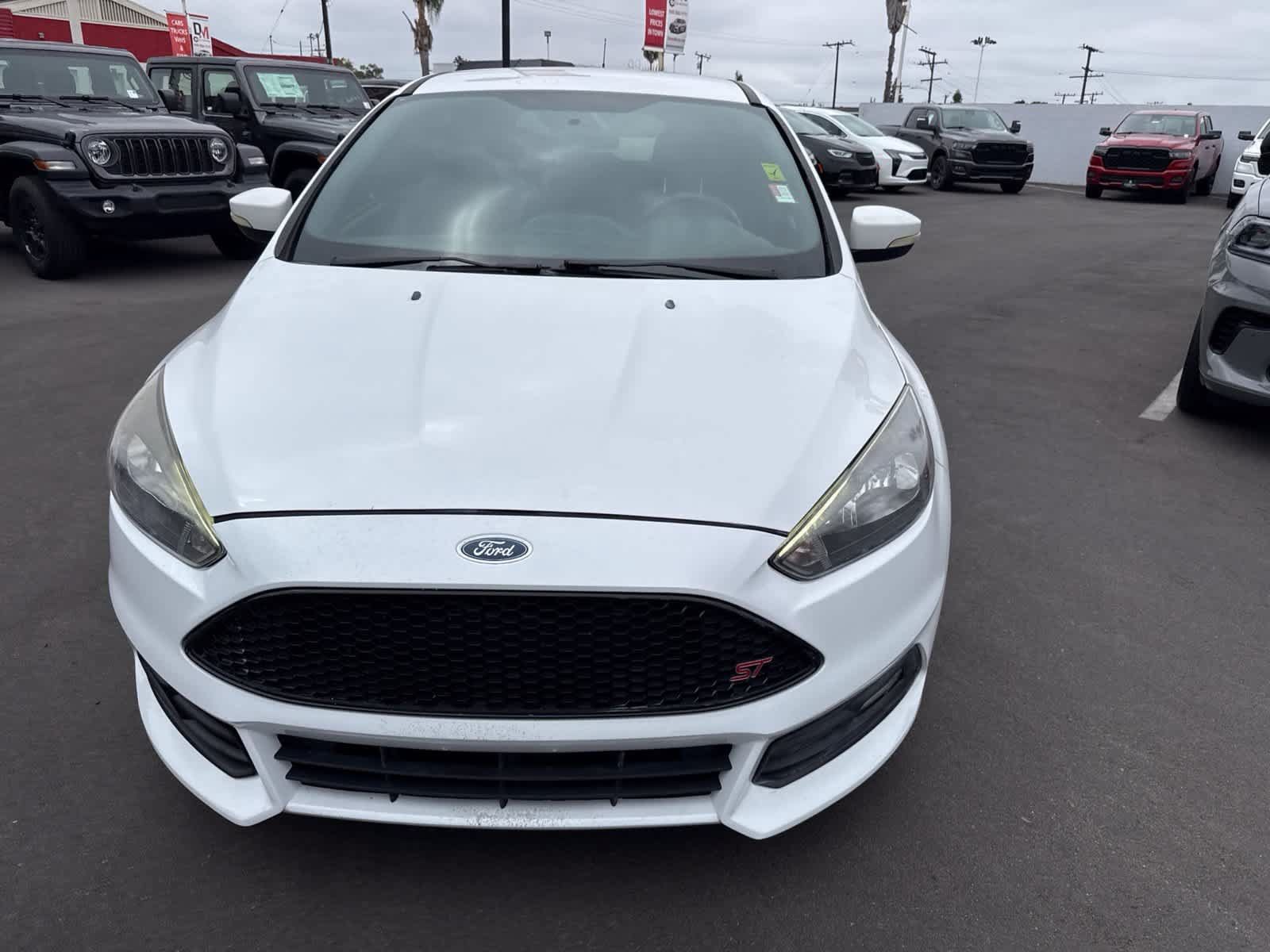 Used 2017 Ford Focus ST FWD image 3