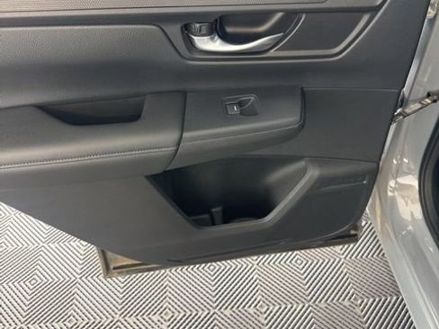 Used 2024 Honda CR-V LX image 17