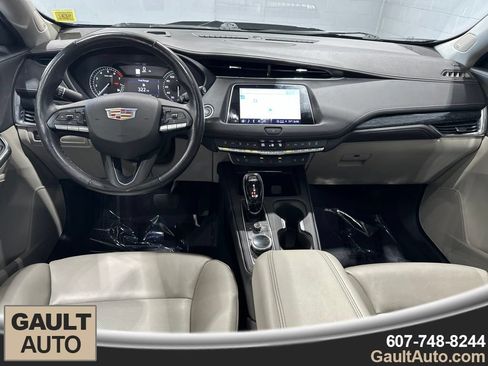 Used 2023 Cadillac XT4 Premium Luxury AWD/4WD image 7