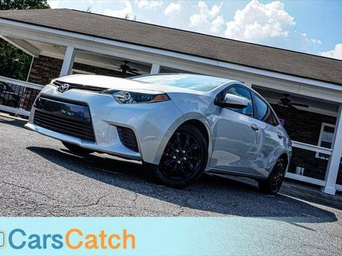 Used 2015 Toyota Corolla LE FWD image 3