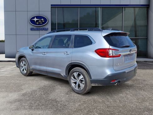 Used 2023 Subaru Ascent Premium image 4