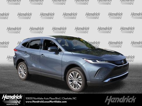 Used 2023 Toyota Venza XLE AWD/4WD image 1