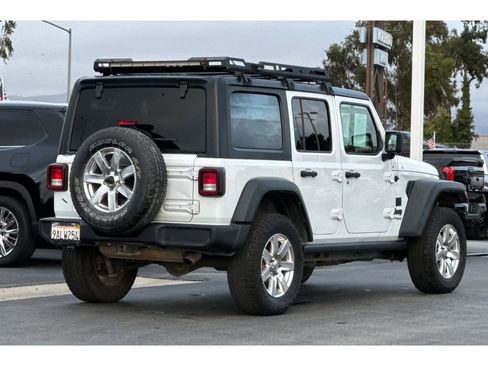 Used 2022 Jeep Wrangler Unlimited Sport image 4
