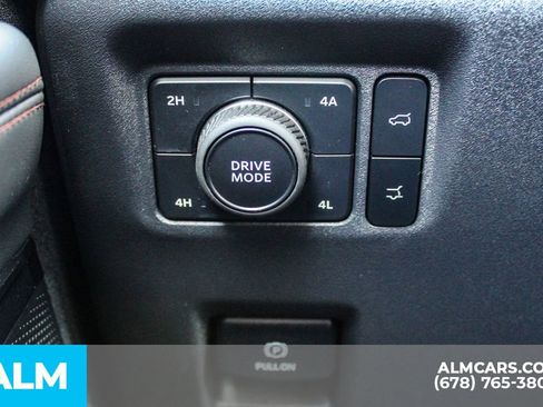 Used 2025 Ford Expedition Active AWD/4WD image 32