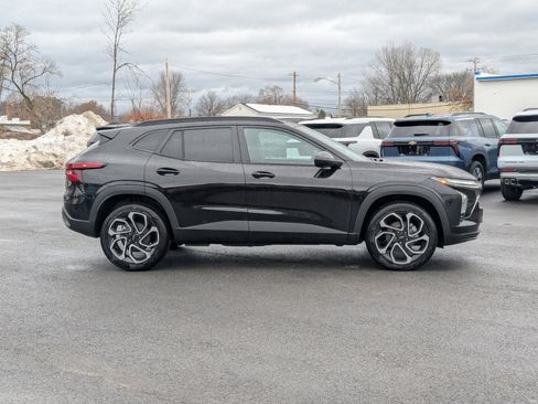 New 2026 Chevrolet Trax RS w/ Sunroof Package image 9