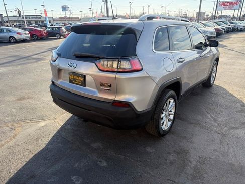 Used 2019 Jeep Cherokee Latitude w/ Popular Appearance Group FWD image 5