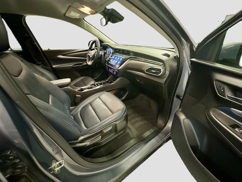 Used 2022 Chevrolet Bolt EUV LT w/ Convenience Package image 26