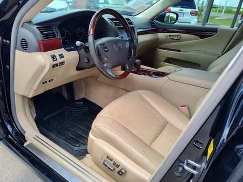 Used 2008 Lexus LS 460 RWD image 2