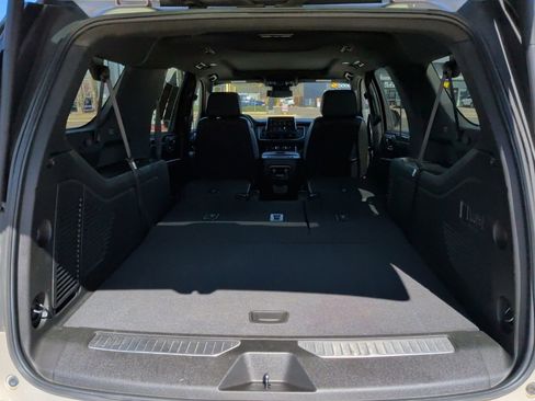 Used 2023 Chevrolet Suburban RST w/ Sport Performance Package image 48