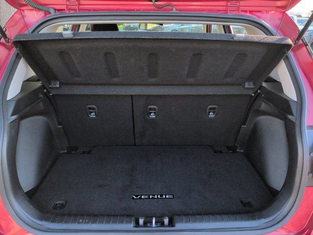 Used 2025 Hyundai Venue SEL FWD image 12