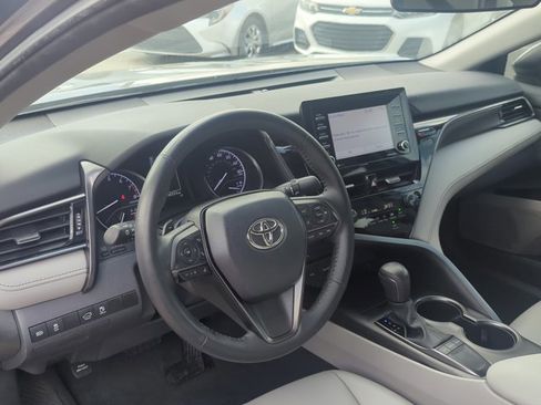 Used 2023 Toyota Camry SE FWD image 11