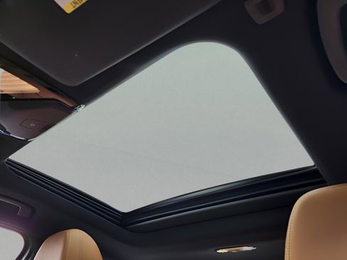 Certified 2025 BMW 330i Sedan w/ M Sport Package image 18