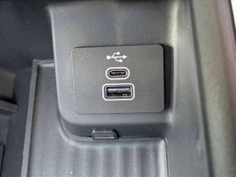 New 2025 Ford Expedition Active image 16