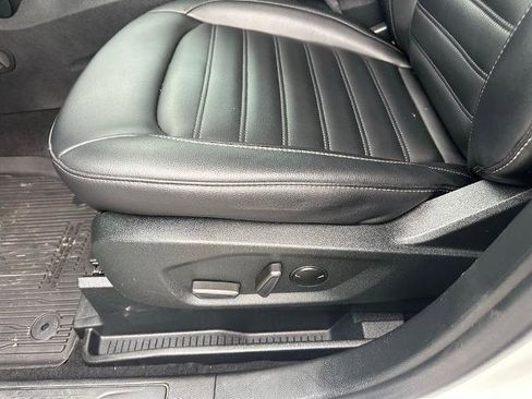 Certified 2022 Ford Edge SEL w/ Convenience Package AWD/4WD image 12