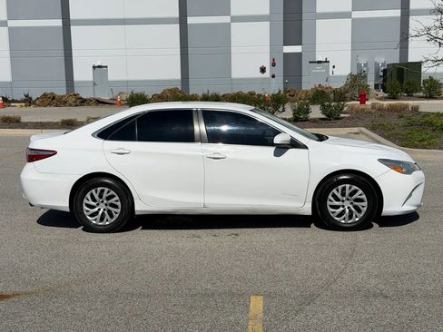 Used 2016 Toyota Camry LE FWD image 4